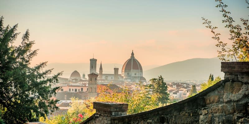 Wer in Italien Solo unterwegs ist, kann sich in Florenz Kunst und Kultur anschauen.<span class="copyright">Getty Images/ Sharon Lapkin</span>