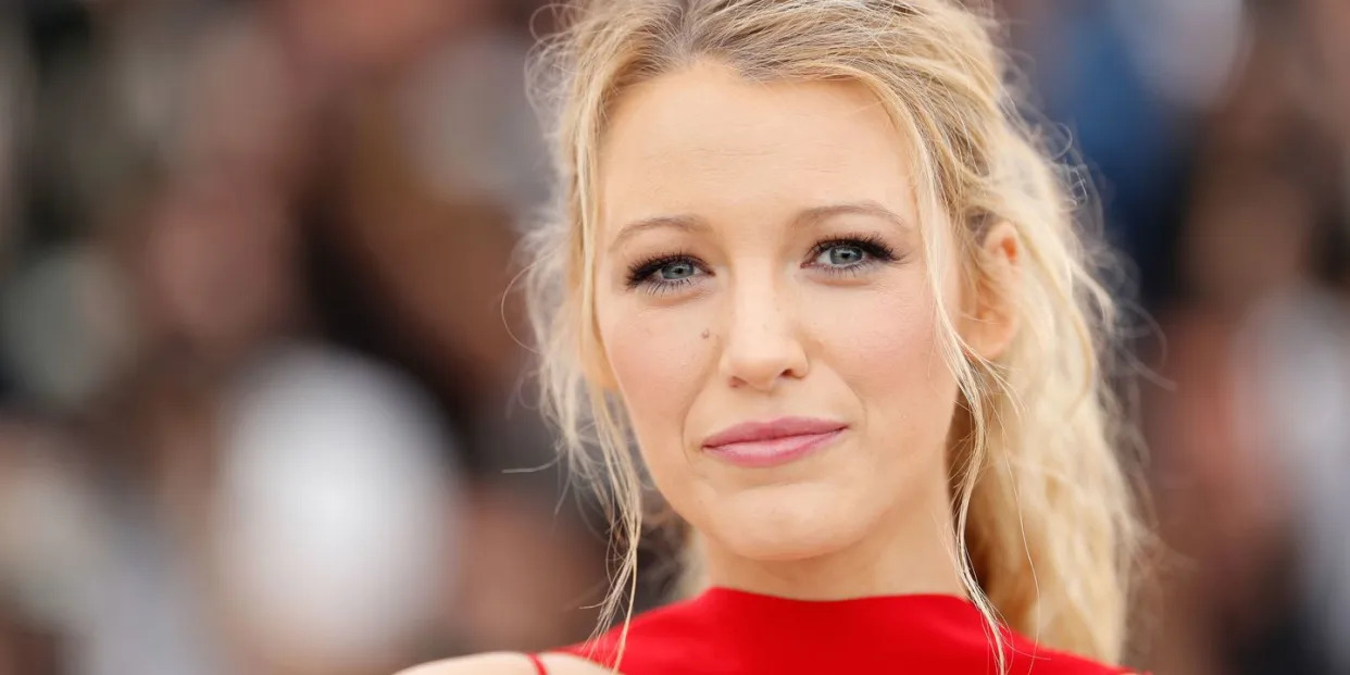 blake lively debuts new brunette hair