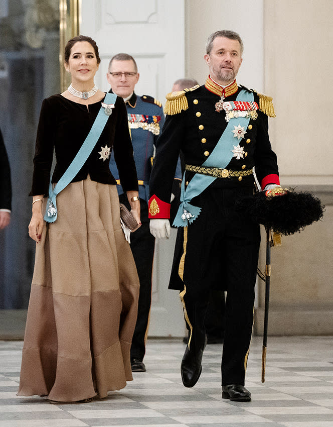 Federico y Mary no se han separado de la reina Margarita esta semana