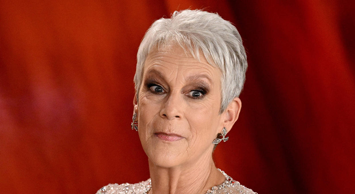 Jamie Lee Curtis has the perfect reaction to finding out the Oscars red carpet's new colour. (Getty Images)