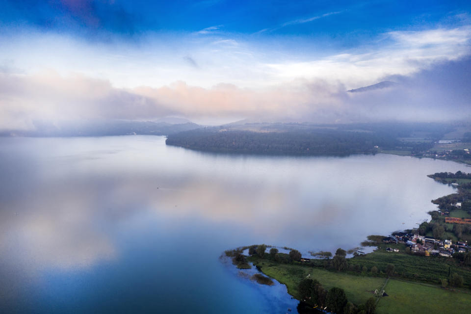 Uno de los mejores secretos de Michoacán es el lago Zirahuén, ideal para una escapada romántica. Foto: Getty Images