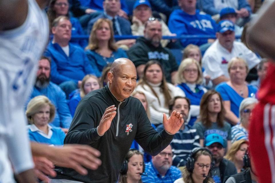 Louisville head coach Kenny Payne suffered an 86-63 defeat at Rupp Arena in his return to the series last season.