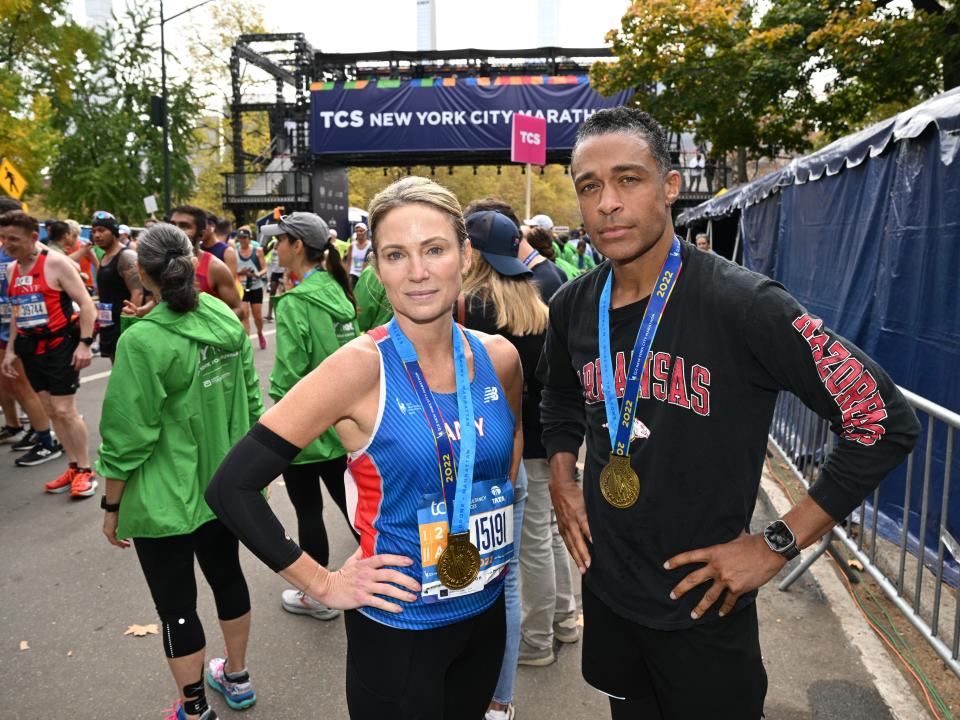 NEW YORK, NEW YORK - NOVEMBER 06: Amy Robach and TJ Holmes run during the 2022 TCS New York City Marathon on November 06, 2022 in New York City.