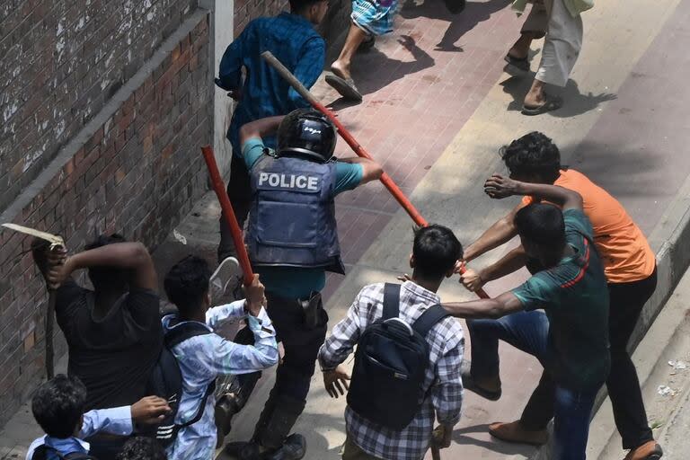 Choques con la policía en Daca