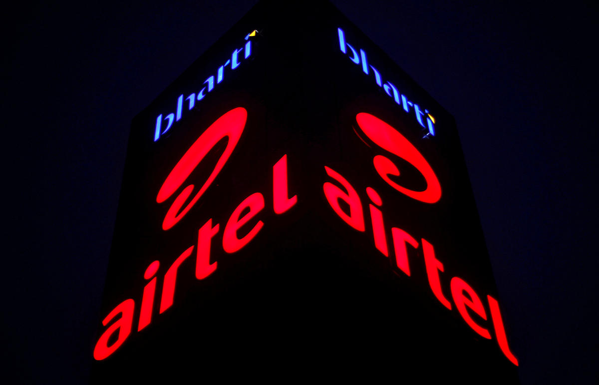 UPDATE 2-Singtel to sell 3.3% stake in Bharti Airtel for $1.6 billion