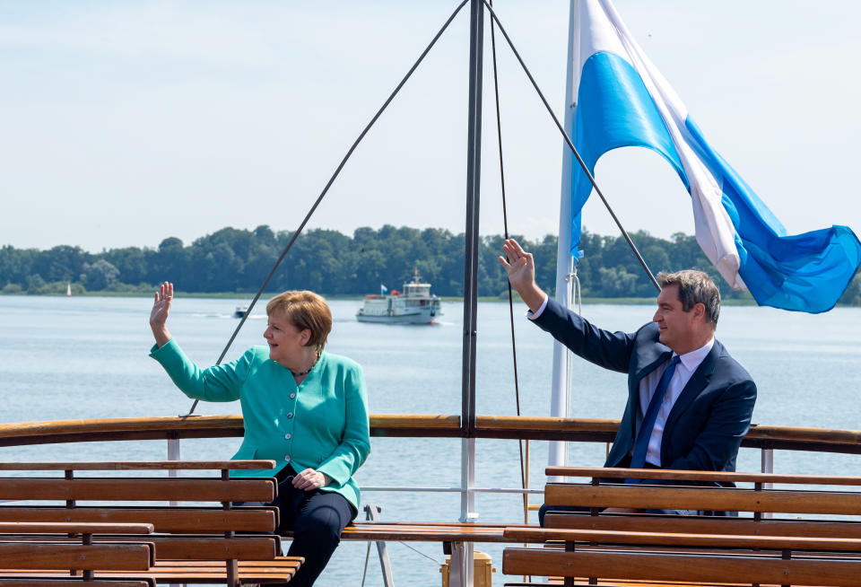 Merkel und Söder auf dem Boot zum Schloss Herrenchiemsee (Bild: Peter Kneffel/Pool via Reuters)