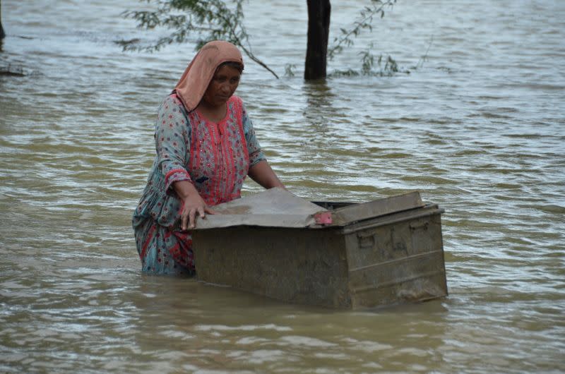 ▲洪災讓巴基斯坦承受巨大損失，也讓本就脆弱不穩的經濟和政治現況雪上加霜。（圖／美聯社／達志影像）
