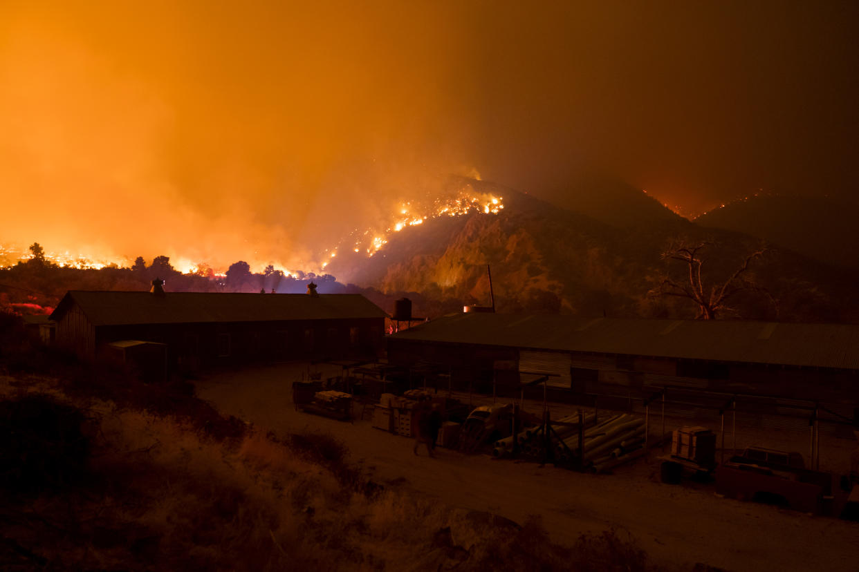 ARCHIVO - Un rancho amenazado por el incendio Bobcat, en Juniper Hills, California, el 17 de septiembre de 2020. (Eric Thayer/The New York Times)