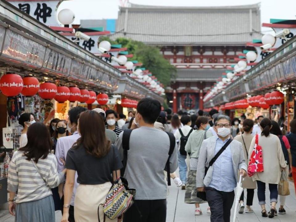 日本全面恢復開放旅遊之後外國旅客蜂湧而至，「過度旅遊」成了日本旅遊的頭痛問題。