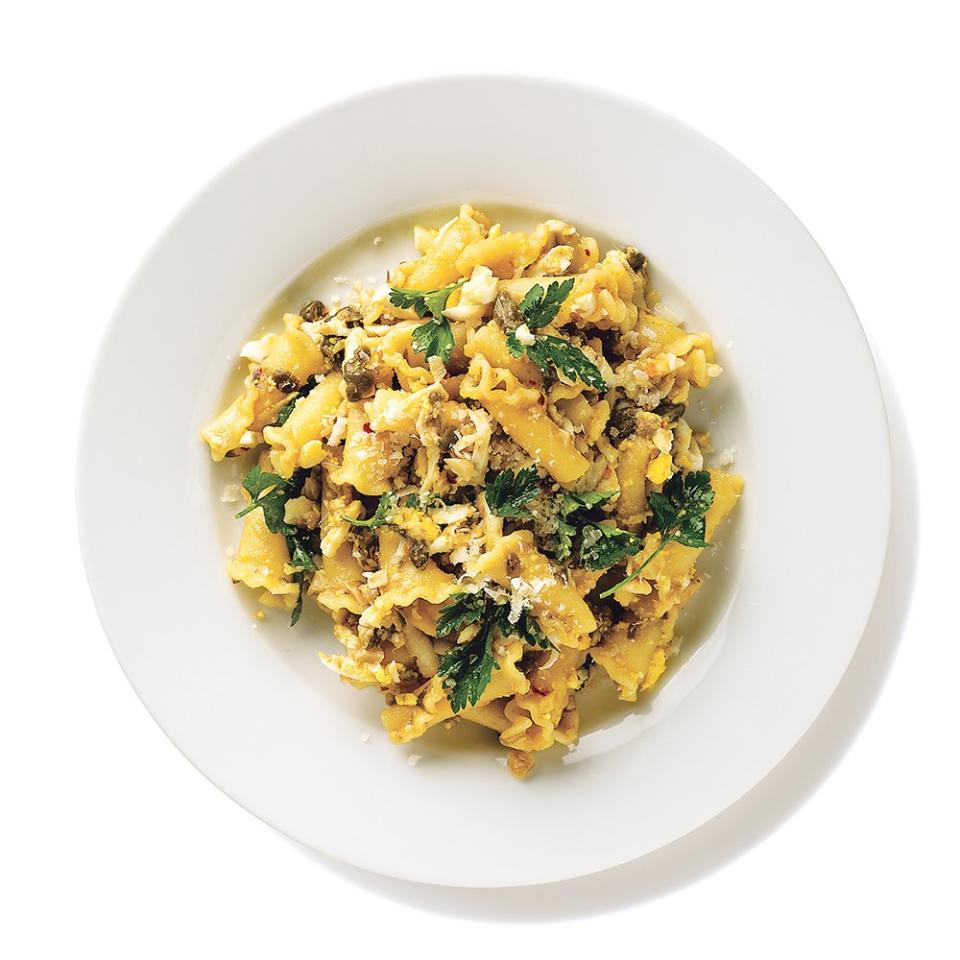 <h1 class="title">campanelle-with-eggs-and-capers</h1><cite class="credit">Danny Kim</cite>