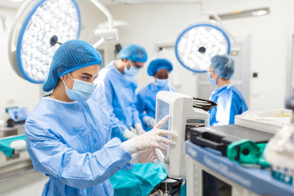 <a href="https://www.shutterstock.com/image-photo/anesthesiologist-keeping-track-vital-functions-body-1932229892" rel="nofollow noopener" target="_blank" data-ylk="slk:Photoroyalty/Shutterstock;elm:context_link;itc:0;sec:content-canvas" class="link ">Photoroyalty/Shutterstock</a>