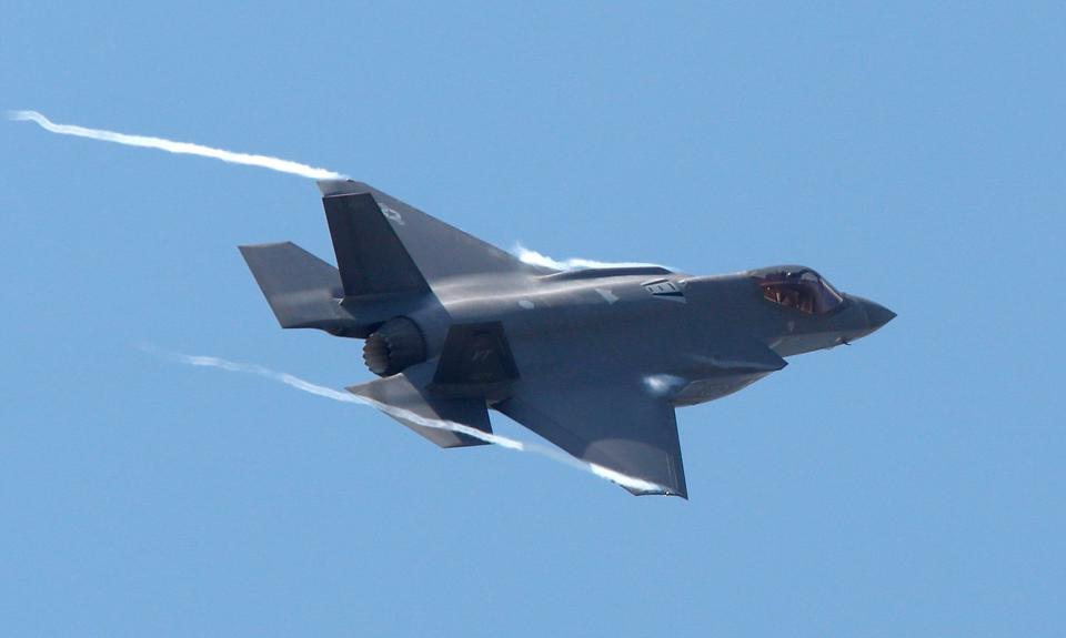 Die F-35 gilt als modernster Kampfjet der Welt. - Copyright: picture alliance / ASSOCIATED PRESS | Boris Grdanoski