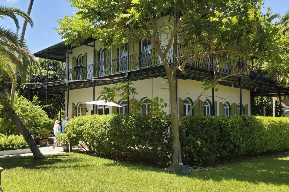 La Casa y Museo Hemingway en Key West, Florida, el miércoles 17 de julio de 2024. Ernest Hemingway y su entonces esposa, Pauline, compraron la casa en 1931. Se convirtió en museo en 1964. (Foto AP/David Fischer)