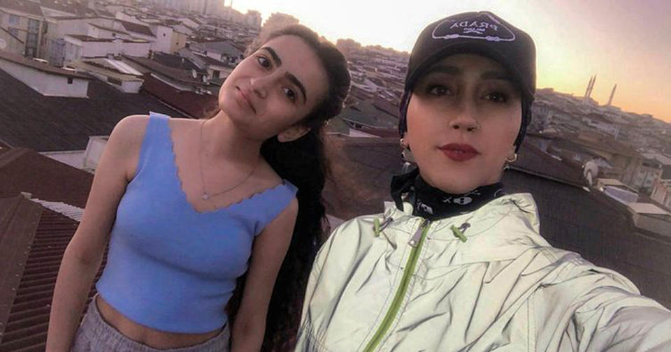 Kubra Dogan, 23, (right) who fell to her death after the panel on the roof broke while shooting a TikTok video in Istanbul, Turkey on 20th August 2021, together with her cousin Helen M. Source: Newsflash/Australscope