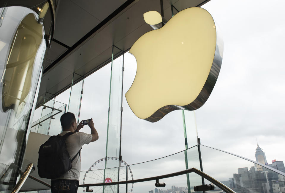 Tienda de Apple en Hong Kong. Foto: Budrul Chukrut/SOPA Images/LightRocket via Getty Images)