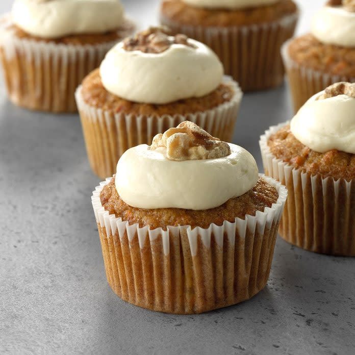 Maple Carrot Cupcakes Exps Hplbz18 12307 C05 17 1b 2