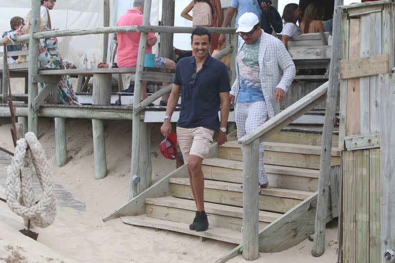 El emir de Qatar, Tamim bin Hamad Al Thani, se retira del parador La Huella
en José Ignacio