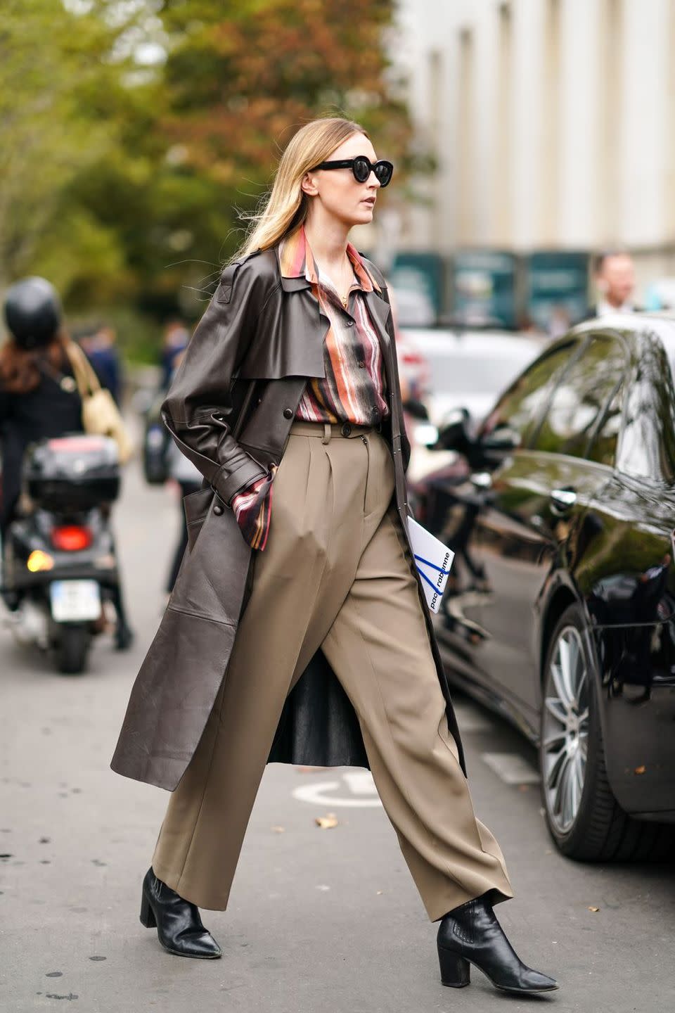 The Disco Collar on the Street