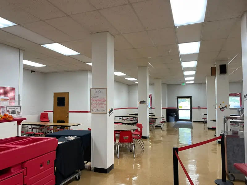 <span class="attribution__caption">The cafeteria at Moscow High School doesn’t even fit all students who get free and reduced lunch through the school. </span> <span class="attribution__credit"> Asia Fields/ProPublica </span>