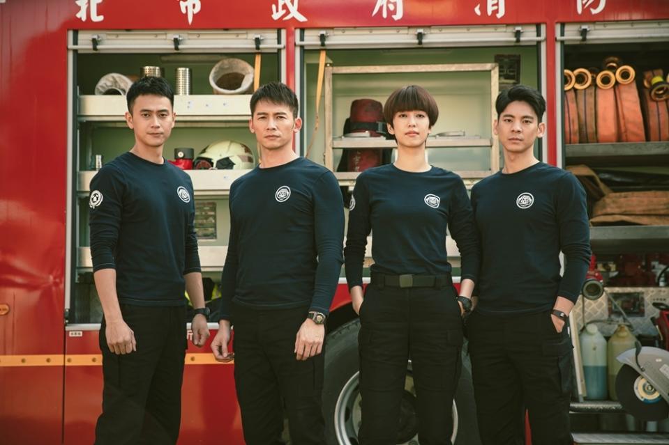 由溫昇豪、陳庭妮、林柏宏、劉冠廷領銜主演的消防職人劇《火神的眼淚》，同樣含金量超高！