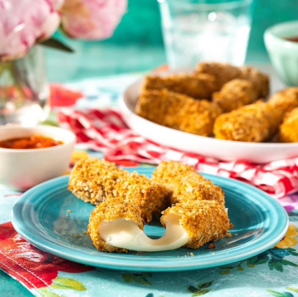 Air Fryer Mozzarella Sticks