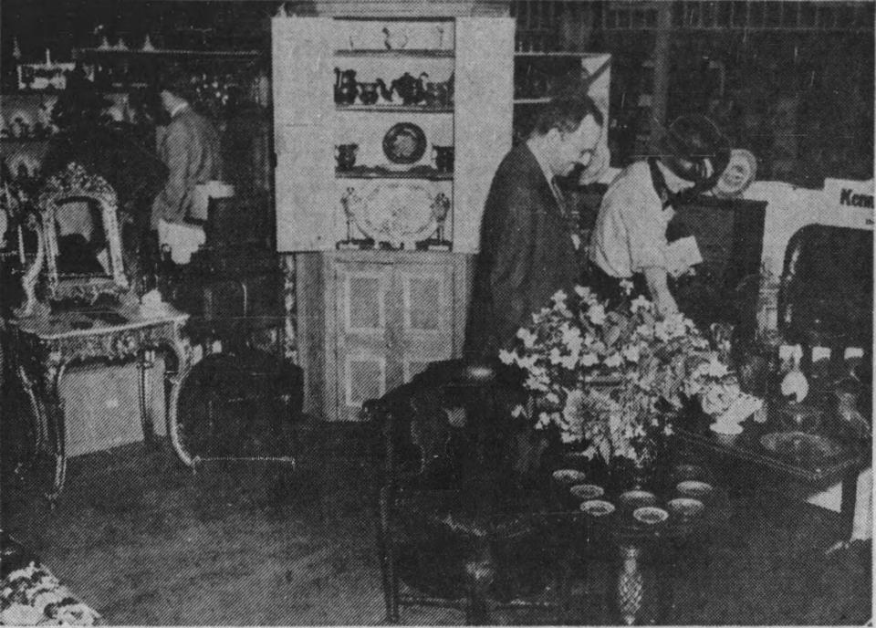 Dr. Herman Brautigan of Colgate University, and Mrs. Brautigan, glassware authority, at the 1937 antique show.