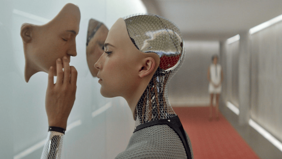 Alicia Vikander en Ex Machina, de Alex Garland (Imagen: AZ Central)