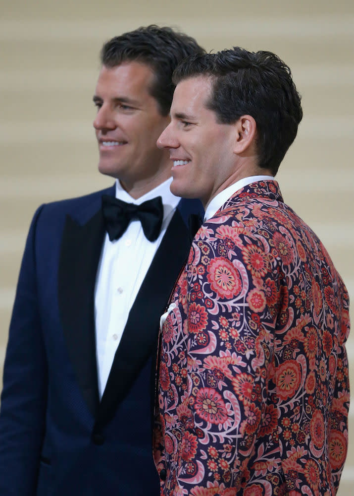 <p>Ma i fratelli Winklevoss non sono solo imprenditori ed esperti di nuove tecnologie, ma sono anche famosi atleti. (Credits – Getty Images) </p>