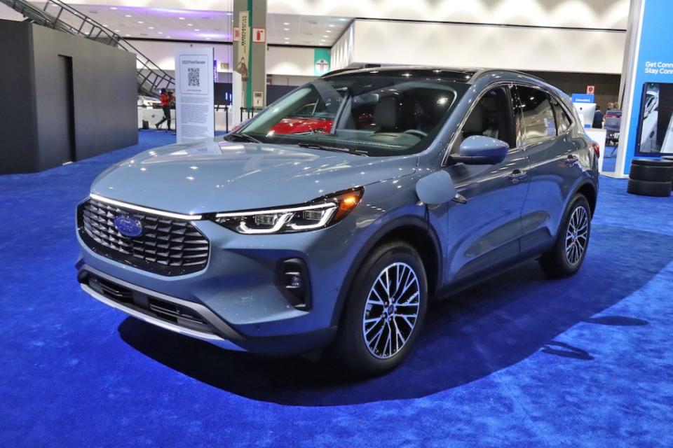 2022-ford-escape-mustang