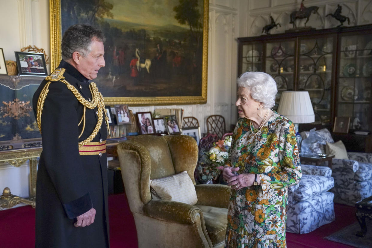 WINDSOR, ENGLAND - NOVEMBER 17: Queen Elizabeth II receives General Sir Nick Carter, Chief of the Defence Staff, during an audience in the Oak Room at Windsor Castle on November 17, 2021 in Windsor, England. General Sir Nick is relinquishing his role as the Chief of Defence Staff at the end of this month. (Photo by Steve Parsons - Pool/Getty Images)