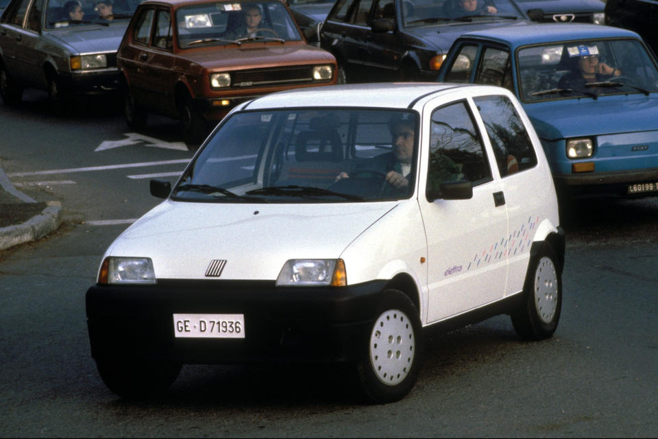 Fiat Cinquecento Elettra front quarter turning