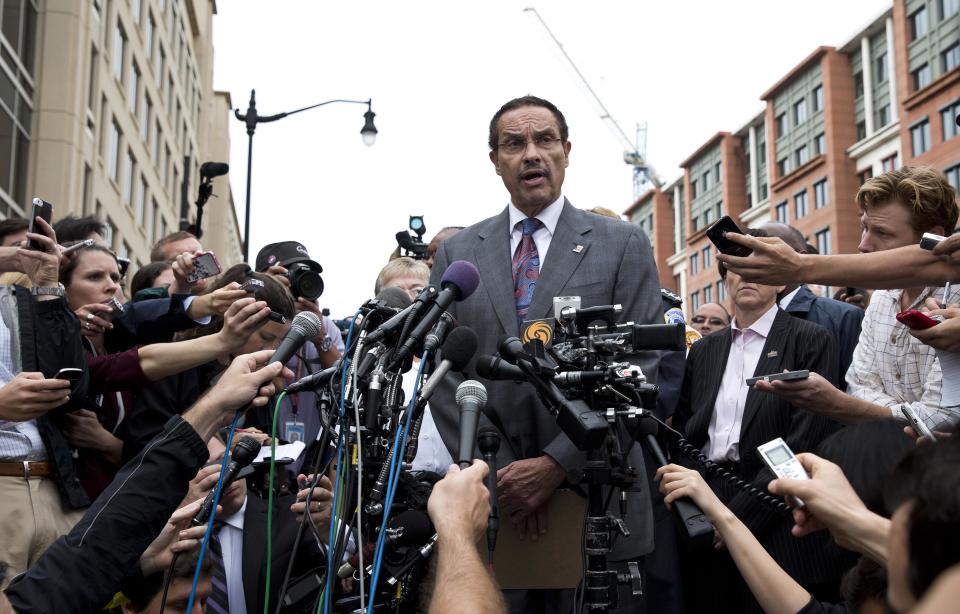 Washington DC Mayor Vincent Gray speaks during a news conference as police respond to a shooting at the Washington Navy Yard in Washington, September 16, 2013. Up to three gunmen, at least two dressed in military-style clothing, killed several people and wounded at least four others in a shooting spree at the U.S. Navy Yard on Monday, officials said. (REUTERS/Joshua Roberts)