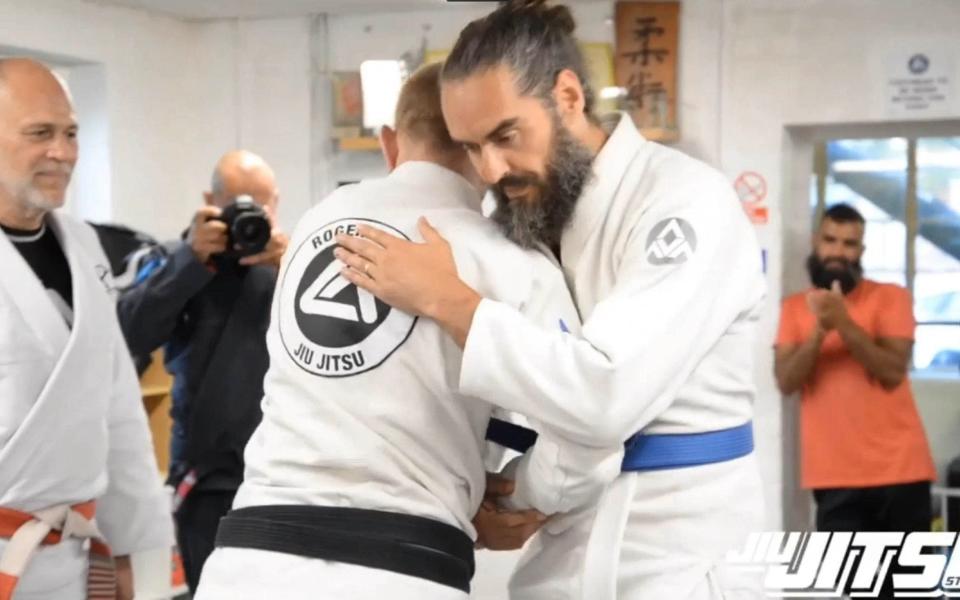 Russell Brand being awarded his Brazilian jiu-jitsu Blue Belt - YouTube