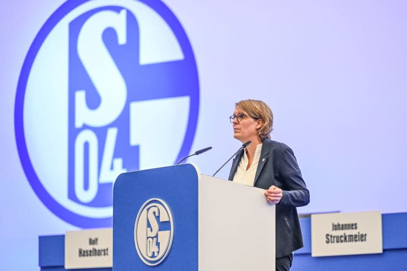 Schalke board member Christina Rühl-Hamers, speaks on the podium during the general meeting of FC Schalke 04. Former top club Schalke will receive a licence for the third division in case of another relegation but must meet liquidity conditions set by the German Football Federation (DFB). Tim Rehbein/dpa