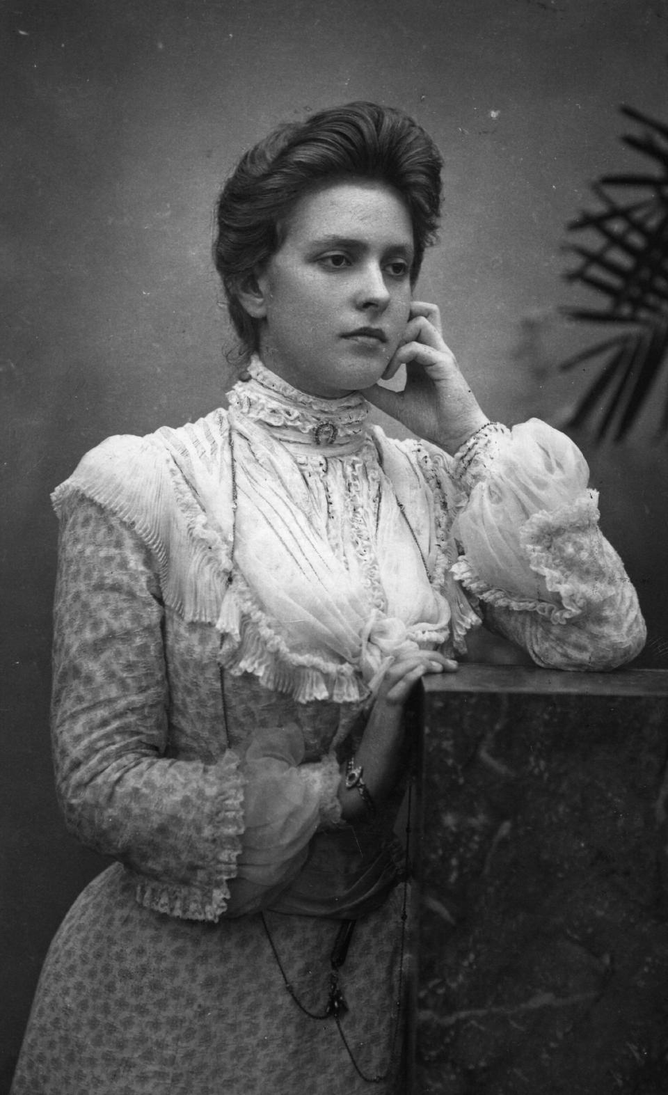 circa 1910:  Alice, Princess of Greece, (1885 - 1969), the wife of Prince Andrew of Greece, (1882 - 1944), and mother of Prince Philip, Duke of Edinburgh.  Born Princess Alice of Battenberg, she was a great grand-daughter of Queen Victoria.  (Photo by Hulton Archive/Getty Images)