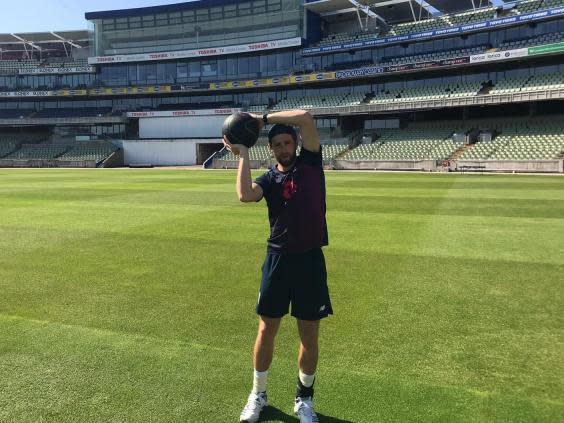 Woakes warming up (England and Wales Cricket Board)