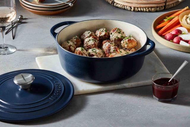 Le Creuset square grill pan holiday deal