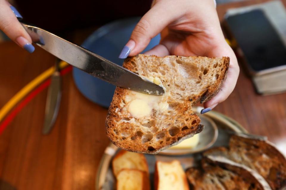 Bochinche 14 - bread basket