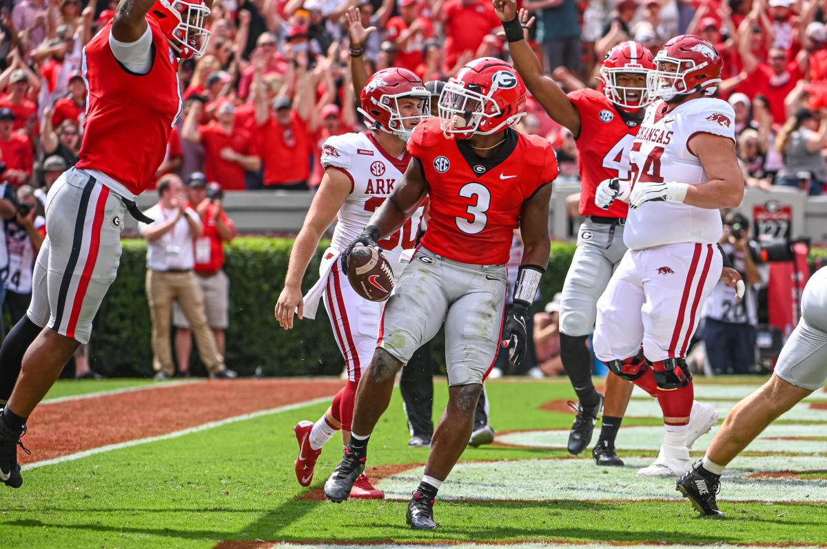 Georgia Bulldogs Dominate Arkansas Razorbacks, 37-0 - The New York Times