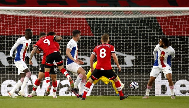 Danny Ings, second left, equalises for Southampton