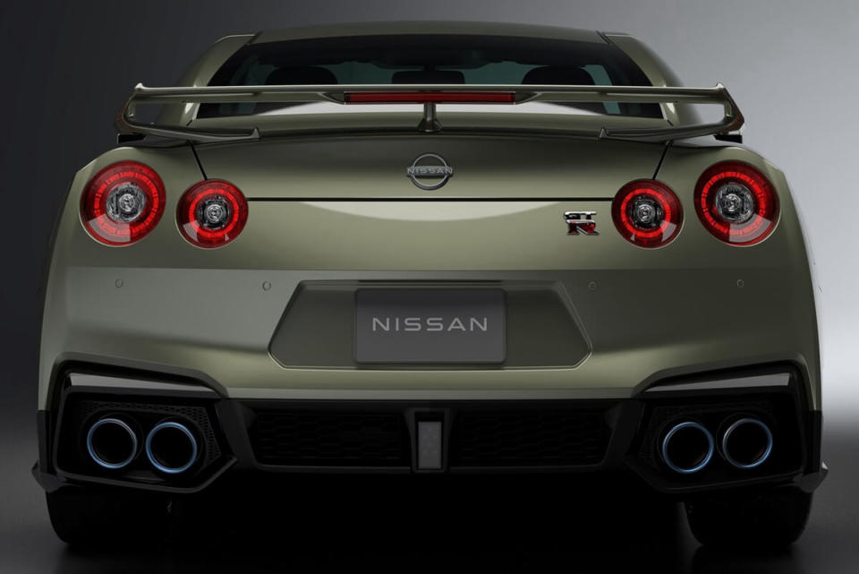 Nissan-GT-R-2024-5.jpg