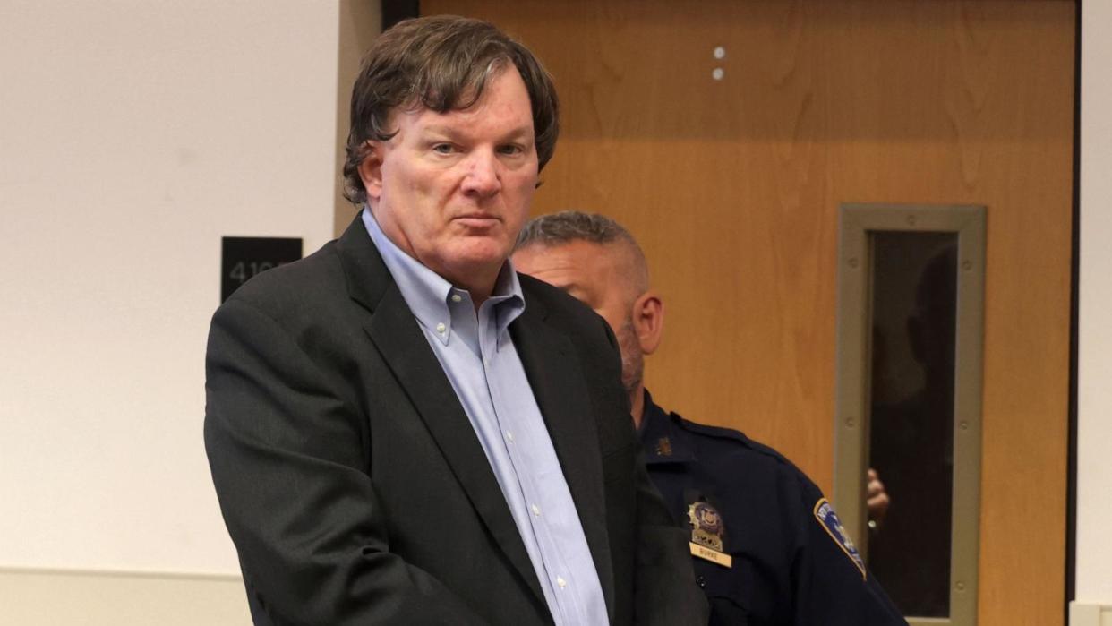 PHOTO: In this Aug. 1, 2023, file photo, Rex A. Heuermann appears before Judge Timothy P. Mazzei in Suffolk County Court, in Central Islip, New York.  (James Carbone, Pool via Getty Images, FILE)