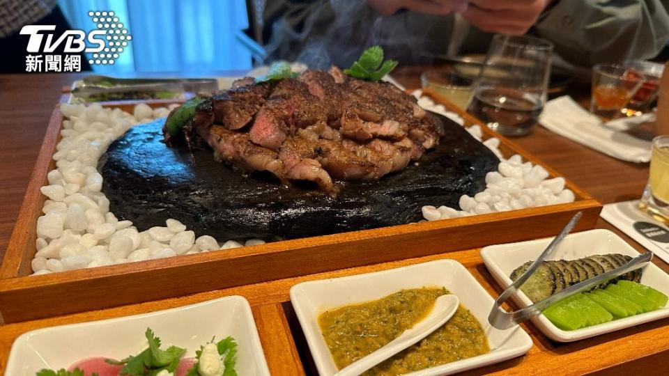 自然牛肋眼 - 慢燉手撕牛小排 Rib Eye - Barbacoa。（圖／葉韋辰攝）