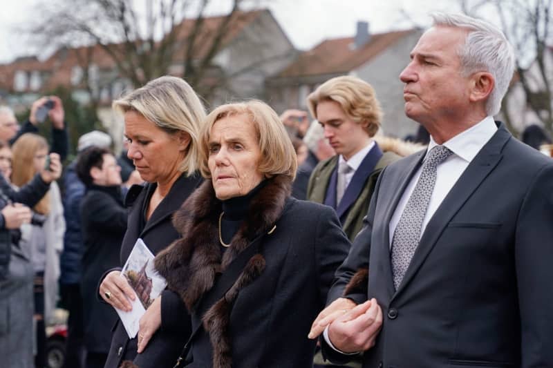 (L-R) The family with Christine Strobl, daughter of Wolfgang Schauble, his wife Ingeborg Schauble and Thomas Strobl, Minister of the Interior of Baden-Wurttemberg and son-in-law of Wolfgang Schauble, accompany the coffin on its way from the Evangelical City Church to the cemetery after the funeral service for former German Bundestag President Wolfgang Schaeuble. Uwe Anspach/dpa