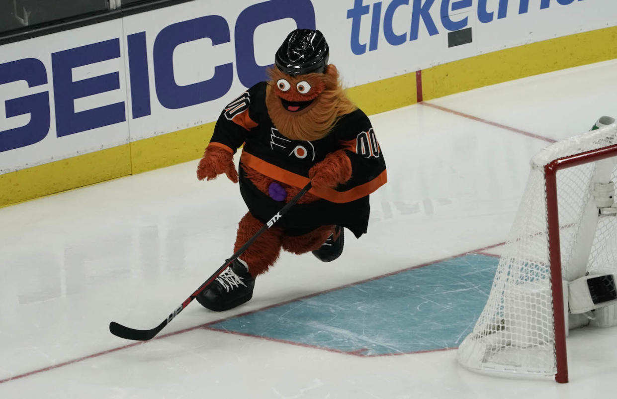 Philadelphia Flyers mascot Gritty will be hosting a 5K charity run. (Stan Szeto-USA TODAY Sports)