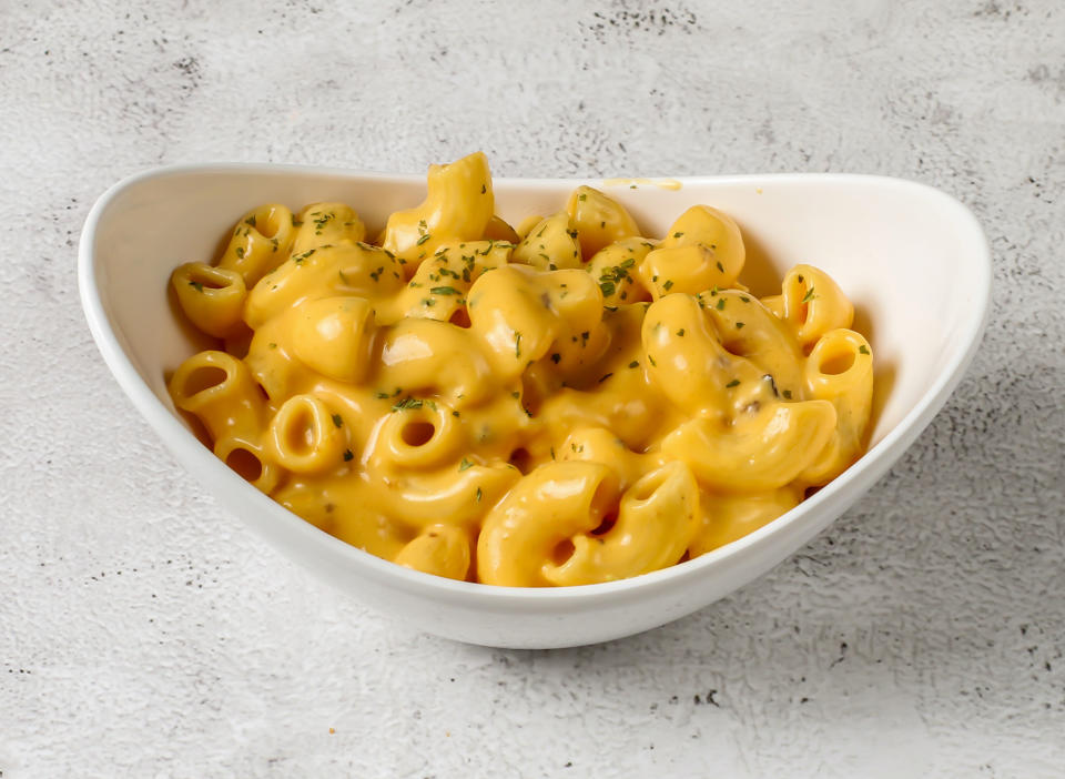 a bowl of mac 'n' cheese made with elbow pasta