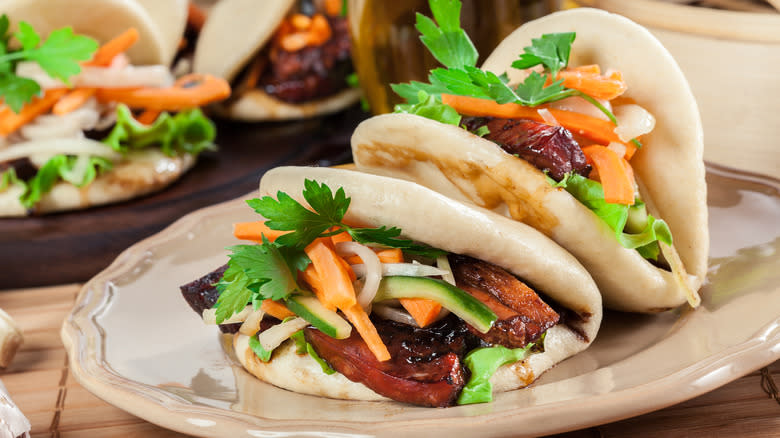 gua bao on plate