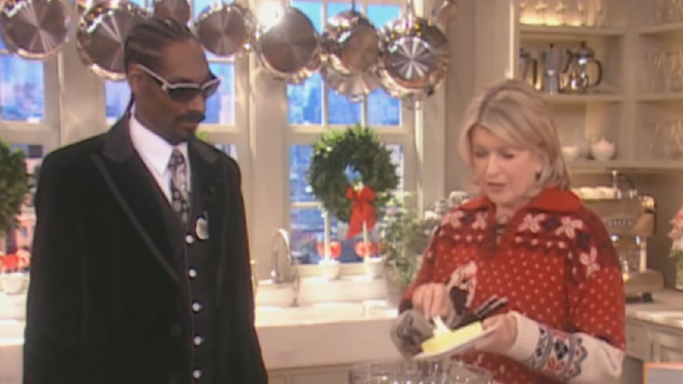 It Wasn’t Long Before Snoop Returned To The Show In 2009 - For Another Cooking Segment