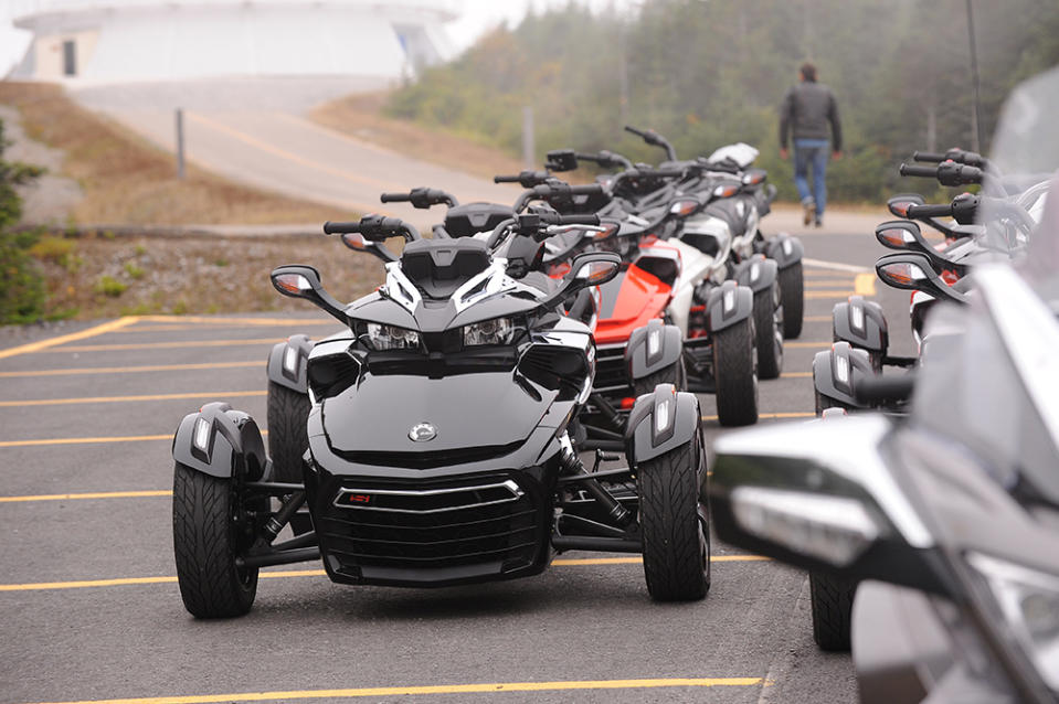 2015-Can-Am-Spyder-F3-10 copy