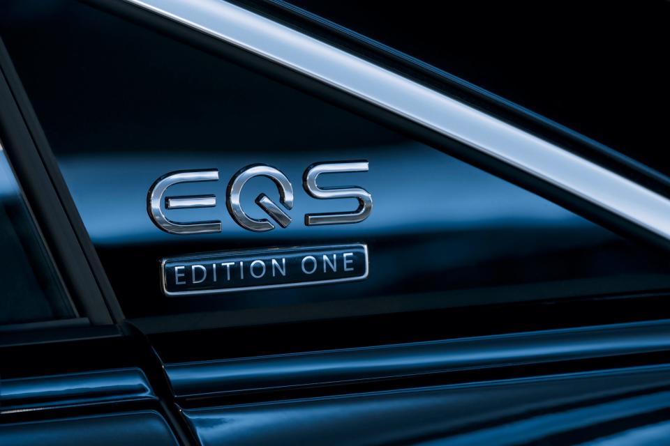[EMBARGO 4/15 12pm ET DNP] 2022 Mercedes-Benz EQS.